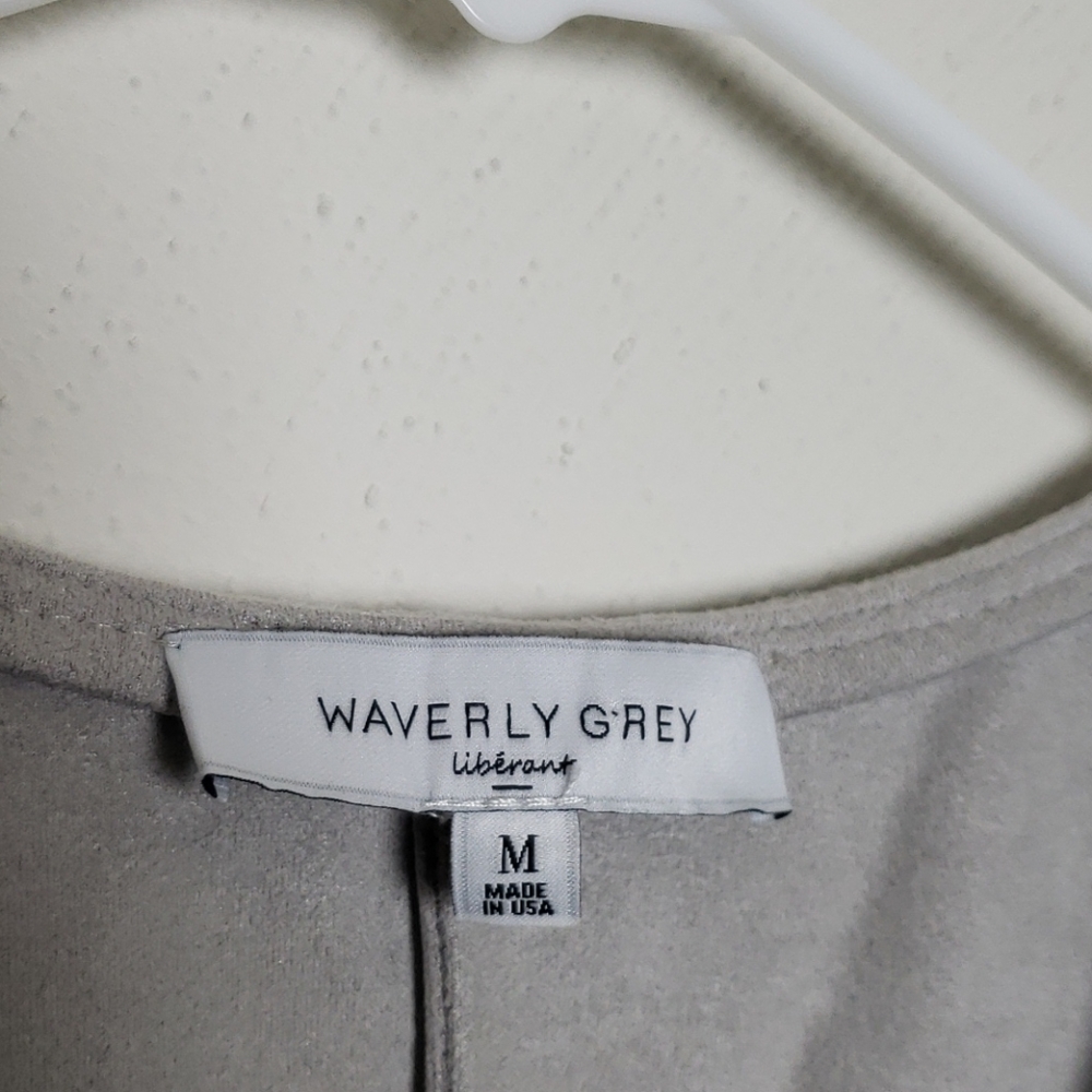 Waverly Grey Faux Suede Top Size M - Picture 3 of 8